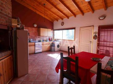 SE VENDE CASA CALLE SAN JUAN 872, NEUQUEN CAPITAL