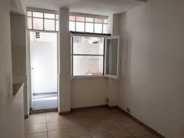 VENTA PH 2 AMB RECICLADO CON PATIO VALENTIN ALSINA