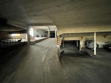 Galpón-Deposito-Cocheras-Casa en VENTA La Plata