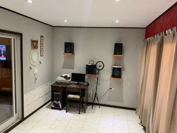 CASA LISTA PARA HABITAR EN BARRIO NORTE DE LA CIUD