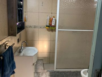 CASA LISTA PARA HABITAR EN BARRIO NORTE DE LA CIUD