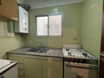 VENTA DPTO 2 AMBIENTES INTERNO A RECICLAR
