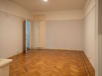 Venta departamento 3 ambientes con dep. Palermo