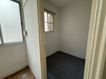 Venta departamento 3 ambientes con dep. Palermo