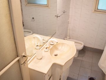 Venta departamento 3 ambientes con dep. Palermo