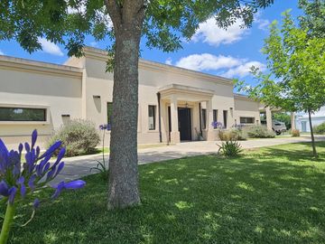 Venta Casa 7 ambientes en Fincas San Vicente