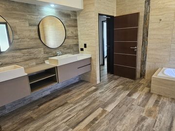 Venta Casa 7 ambientes en Fincas San Vicente