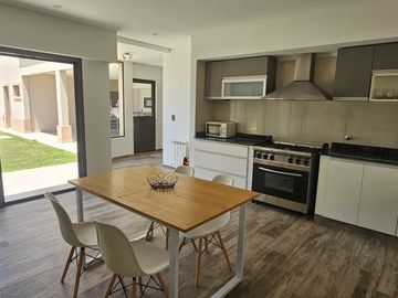 Venta Casa 7 ambientes en Fincas San Vicente
