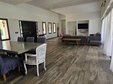 Venta Casa 7 ambientes en Fincas San Vicente