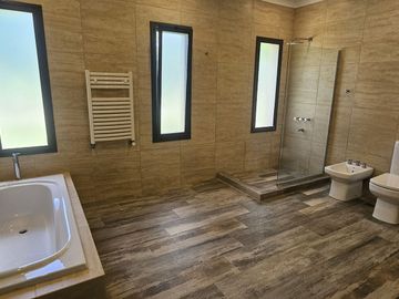Venta Casa 7 ambientes en Fincas San Vicente