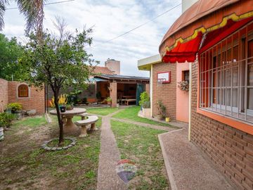 VENTA CASA MAS 2 DPTOS Y MONOAMBIENTE SMATA