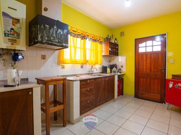 VENTA CASA MAS 2 DPTOS Y MONOAMBIENTE SMATA