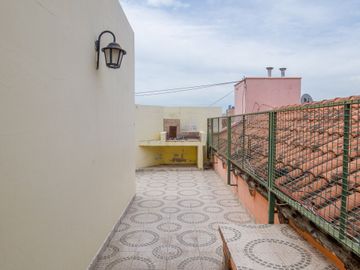 VENTA CASA MAS 2 DPTOS Y MONOAMBIENTE SMATA