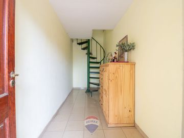 VENTA CASA MAS 2 DPTOS Y MONOAMBIENTE SMATA