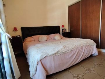 VTA CASA 5 AMB QUIN PILETA VILLA UDAONDO-APTA CRED