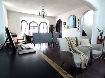 VTA CASA 5 AMB QUIN PILETA VILLA UDAONDO-APTA CRED