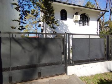 VTA CASA 5 AMB QUIN PILETA VILLA UDAONDO-APTA CRED