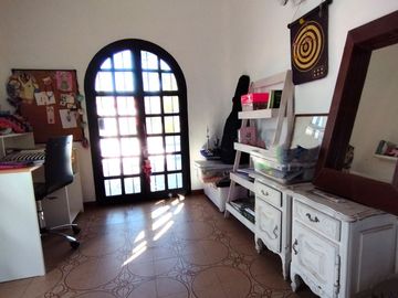 VTA CASA 5 AMB QUIN PILETA VILLA UDAONDO-APTA CRED