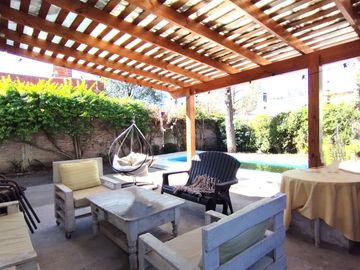 VTA CASA 5 AMB QUIN PILETA VILLA UDAONDO-APTA CRED