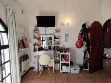 VTA CASA 5 AMB QUIN PILETA VILLA UDAONDO-APTA CRED