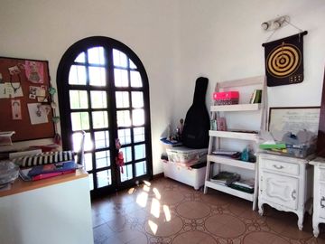 VTA CASA 5 AMB QUIN PILETA VILLA UDAONDO-APTA CRED
