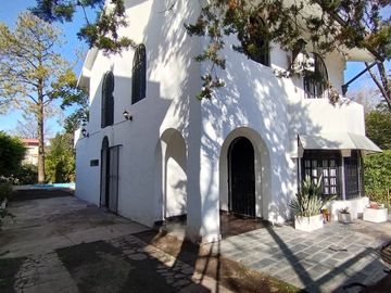 VTA CASA 5 AMB QUIN PILETA VILLA UDAONDO-APTA CRED