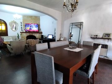 VTA CASA 5 AMB QUIN PILETA VILLA UDAONDO-APTA CRED