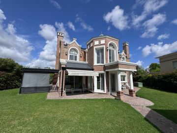 CASA CON VISTA AL GOLF LA TRANQUERA BARRIO ABRIL