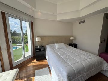 CASA CON VISTA AL GOLF LA TRANQUERA BARRIO ABRIL