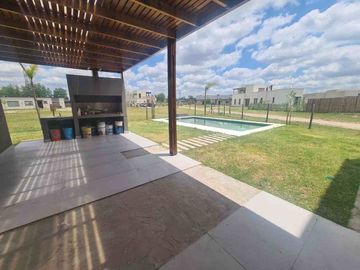 Venta casa 5 amb   club Manuel Belgrano Financia