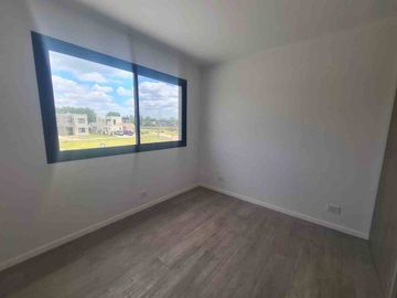 Venta casa 5 amb   club Manuel Belgrano Financia