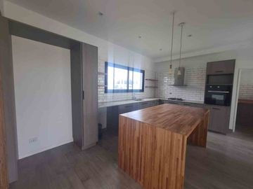 Venta casa 5 amb   club Manuel Belgrano Financia