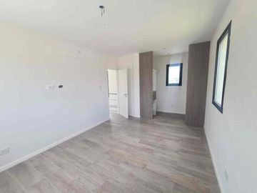 Venta casa 5 amb   club Manuel Belgrano Financia