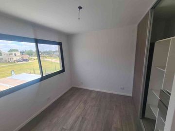 Venta casa 5 amb   club Manuel Belgrano Financia