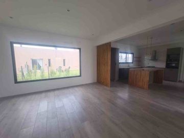 Venta casa 5 amb   club Manuel Belgrano Financia