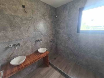 Venta casa 5 amb   club Manuel Belgrano Financia