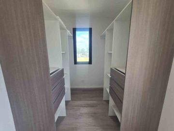 Venta casa 5 amb   club Manuel Belgrano Financia