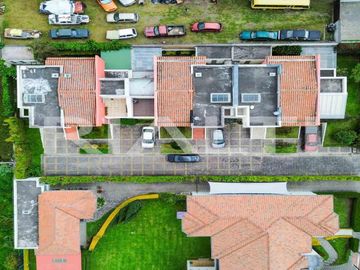Casa en venta Cumbayá - Santa Inés