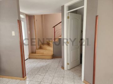Vendo casa de dos pisos con suite