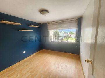 Vendo casa de dos pisos con suite