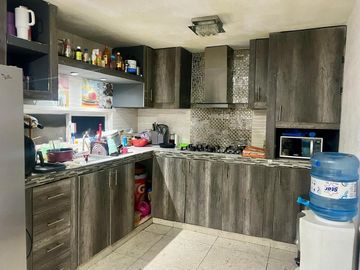 SE VENDE CASA EN COL. HACIENDA LA TRINIDAD, GPE. $2,000,000