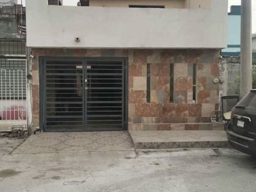 SE VENDE CASA EN COL. HACIENDA LA TRINIDAD, GPE. $2,000,000