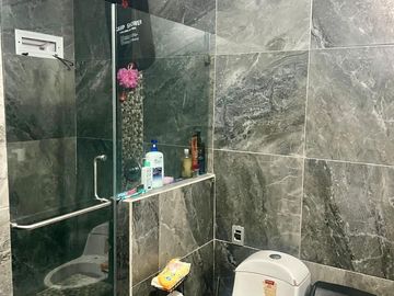 SE VENDE CASA EN COL. HACIENDA LA TRINIDAD, GPE. $2,000,000