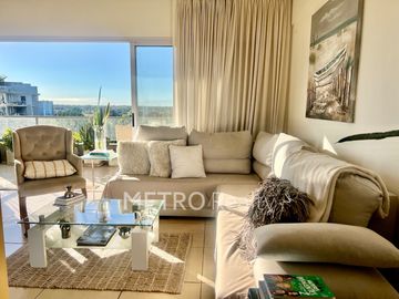 Departamento de 3 ambientes con vista al Lago, en el edificio Insignia, El Palmar, Nordelta.