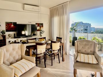 Departamento de 3 ambientes con vista al Lago, en el edificio Insignia, El Palmar, Nordelta.