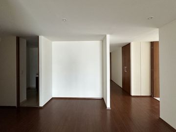 Privada del Bosque, STIM. Piso alto.