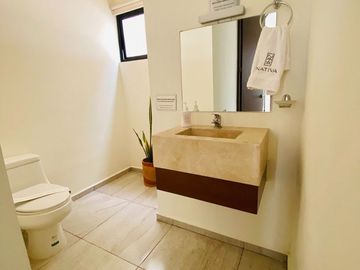 CASA EN VENTA MÉRIDA, PRIVADA CERCA DE SERVICIOS Y LA PLAYA
