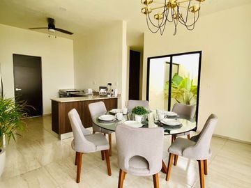 CASA EN VENTA MÉRIDA, PRIVADA CERCA DE SERVICIOS Y LA PLAYA