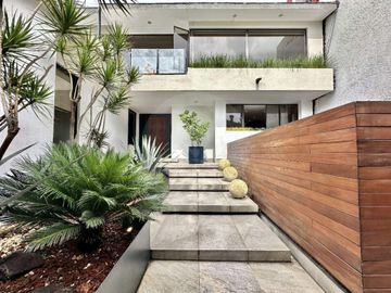 Casa en venta en Jardines en la Montaña