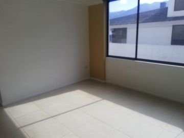 De Venta Casa Rentera Sector La Luz - 5 departamentos
